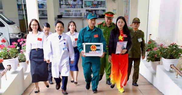 Gallery - Những hòm phiếu đặc biệt trong ngày hội bầu cử ở Quảng Ninh