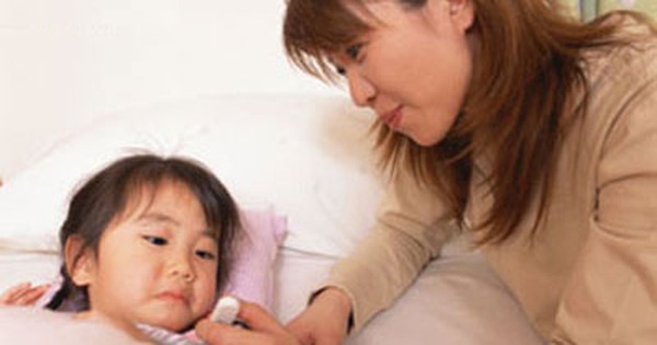 Có nên dùng viên đặt hạ sốt cho trẻ khi trẻ bị co giật?
