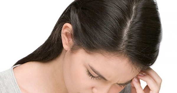 Có cách nào để giảm đau đỉnh đầu và buồn nôn tại nhà không?
