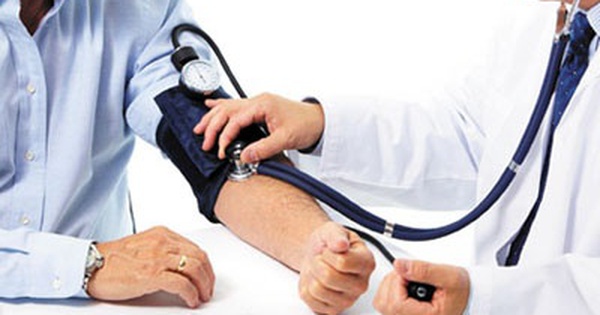 Có nên sử dụng máy đo huyết áp tự động?
