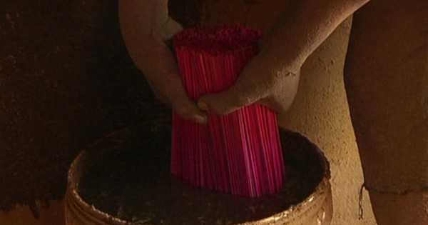 Nhang thơm tẩm hóa chất độc đến mức nào?