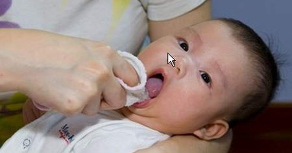 Làm thế nào để trị mụn sữa ở lợi trẻ sơ sinh?
