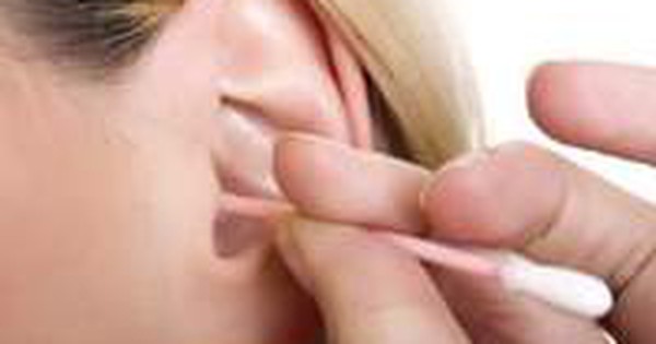Lấy ráy tai thường xuyên có tốt?