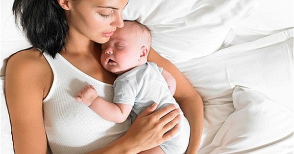 Ôm trẻ sơ sinh ngủ - Mẹ đã thuộc lòng 15 quy tắc này chưa?