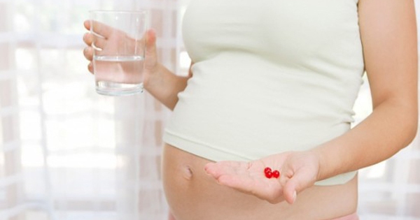 Bà bầu: Cảnh giác thừa canxi, nếu bổ sung không đúng