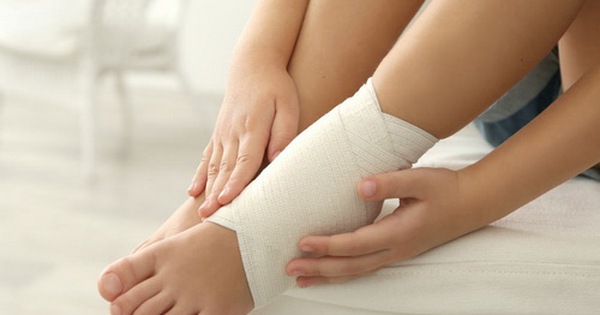  Triệu chứng và cách nhận biết viêm gân cổ chân khi chạy bộ?
