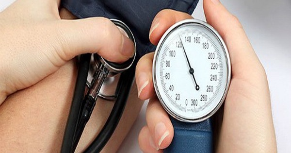 Cách nào giúp giảm huyết áp nhanh chóng nhất?
