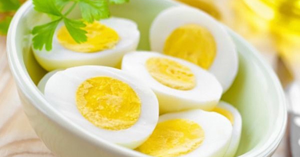 Người bị bệnh mạch vành có nên ăn trứng không?
