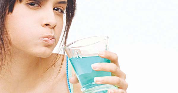 Poloxamer 407 là gì và công dụng của nó trong nước súc miệng Listerine?
