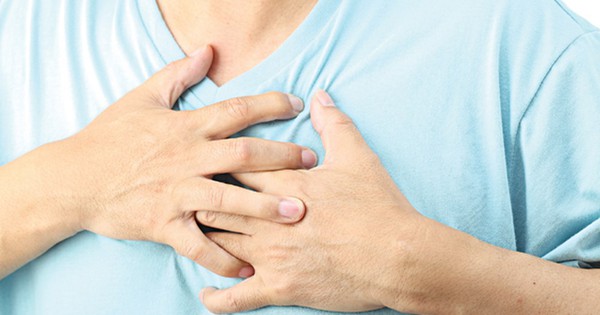 Đau ngực kiểu mạch vành là triệu chứng gì?
