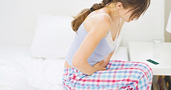 Có những tình trạng nào khi nằm ngửa có thể gây đau bụng dưới?

