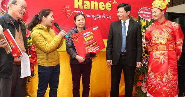 Chủ nhân đầu tiên của cặp Cá vàng Ranee đã xuất hiện tại Hà Nội