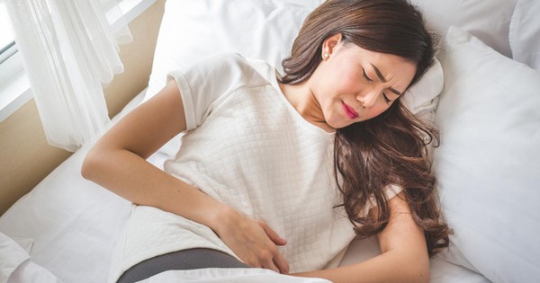 Liệu đau bụng dưới mà không đến tháng có liên quan đến cân bằng hormone không?
