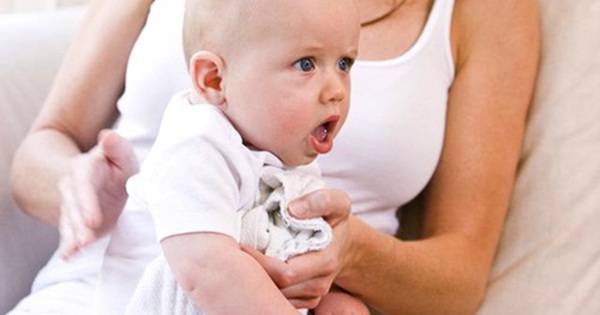 Mách mẹ cách xử lý đầy bụng khó tiêu hiệu quả cho bé