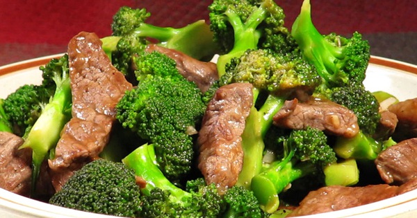 Thịt heo có chứa những chất gì có thể gây ra cơn gout?
