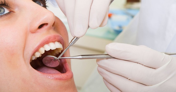 Các bệnh về khoang miệng liên quan đến các triệu chứng nào?