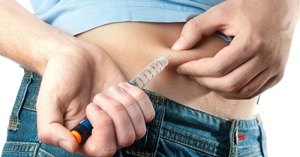 Tuy nhiên, việc tiêm insulin cần được thực hiện dưới sự hướng dẫn và kiểm tra của bác sĩ để đảm bảo sự an toàn và hiệu quả.