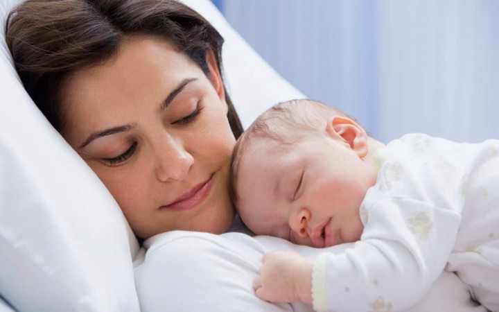 SỰ BIẾN ĐỔI TÂM TRẠNG VÀ TÍNH CÁCH CỦA MẸ TRONG GIAI ĐOẠN SAU SINH