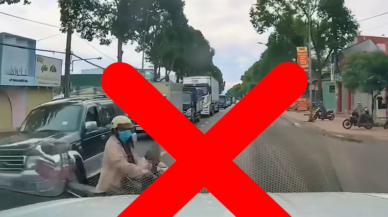 Người phụ nữ chở trẻ nhỏ bất ngờ cắt ngang dòng xe và cái kết hú vía
